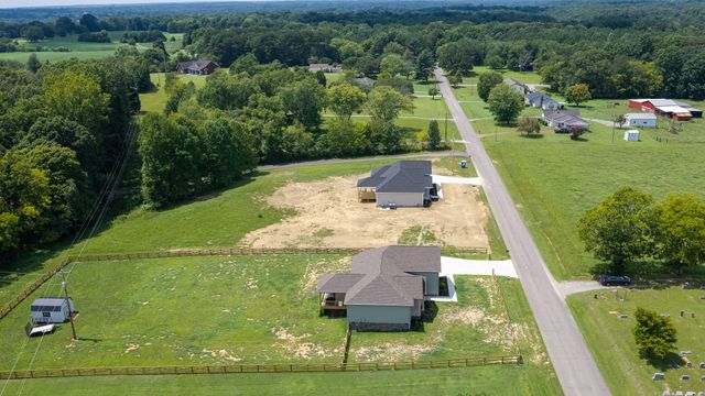 2973 Lights Chapel Rd, Greenbrier, TN 37073