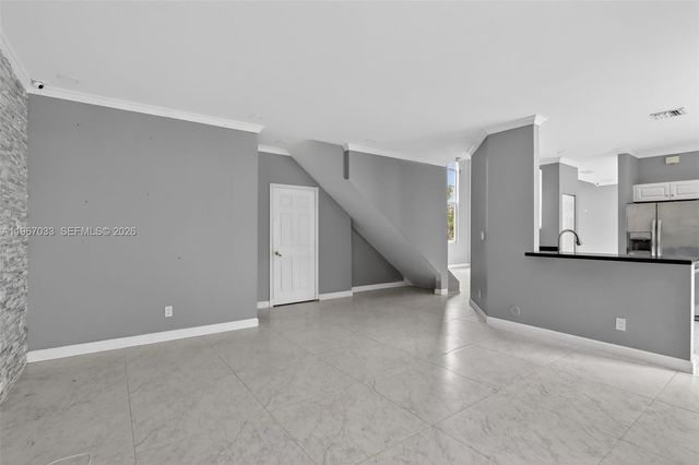 10755 SW 17th Place, Davie, FL 33324