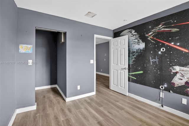 10755 SW 17th Place, Davie, FL 33324