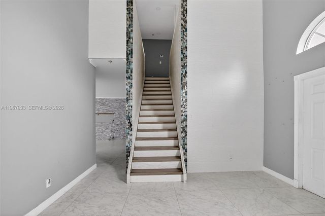 10755 SW 17th Place, Davie, FL 33324