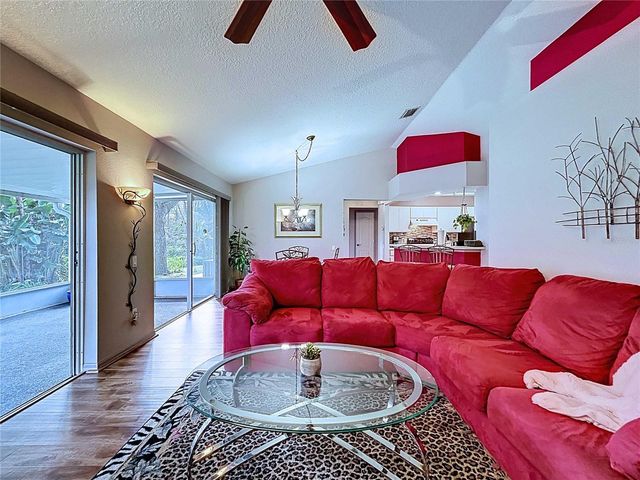 7517 SAVANNAH LANE, Tampa, FL 33637