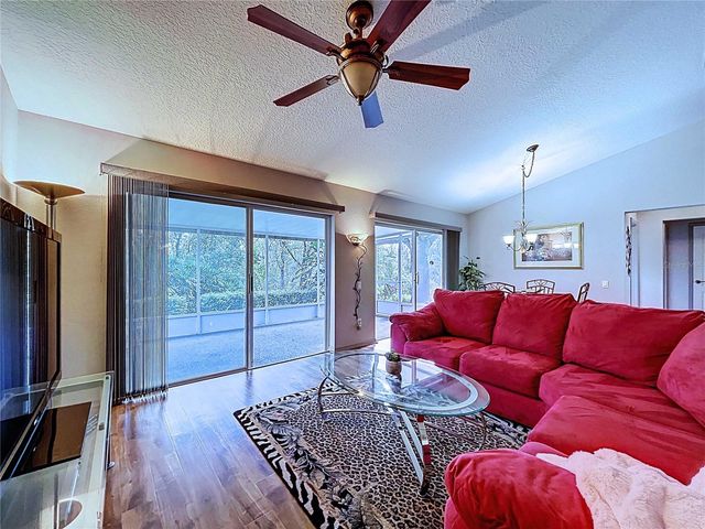 7517 SAVANNAH LANE, Tampa, FL 33637