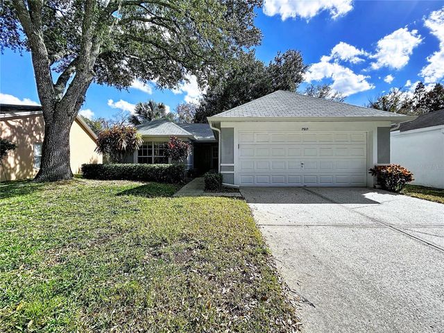 7517 SAVANNAH LANE, Tampa, FL 33637