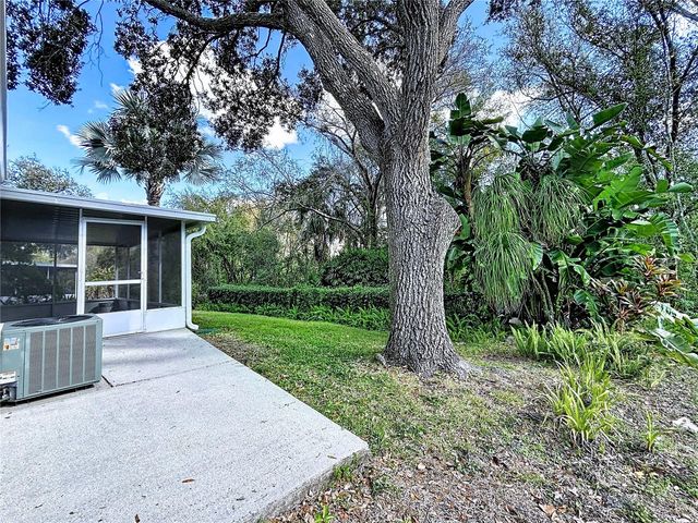 7517 SAVANNAH LANE, Tampa, FL 33637