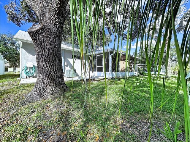 7517 SAVANNAH LANE, Tampa, FL 33637