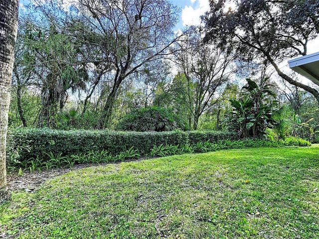 7517 SAVANNAH LANE, Tampa, FL 33637