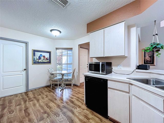 7517 SAVANNAH LANE, Tampa, FL 33637