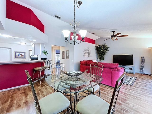 7517 SAVANNAH LANE, Tampa, FL 33637