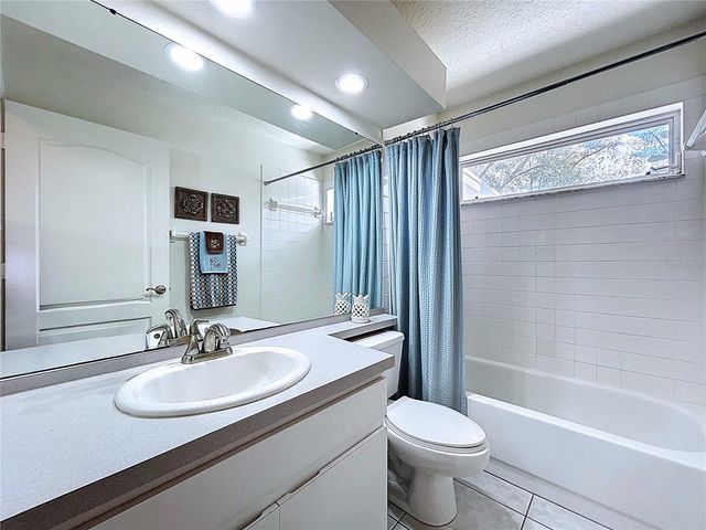 7517 SAVANNAH LANE, Tampa, FL 33637