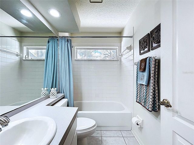 7517 SAVANNAH LANE, Tampa, FL 33637