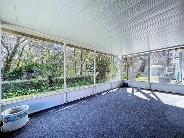 7517 SAVANNAH LANE, Tampa, FL 33637