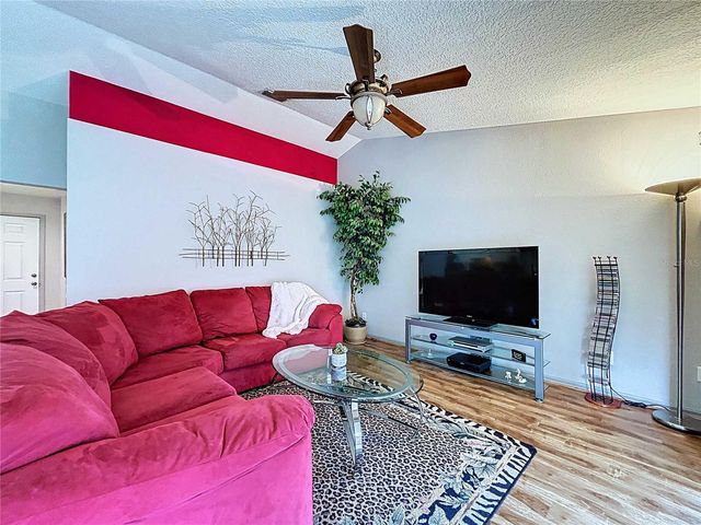 7517 SAVANNAH LANE, Tampa, FL 33637