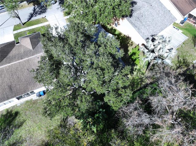 7517 SAVANNAH LANE, Tampa, FL 33637