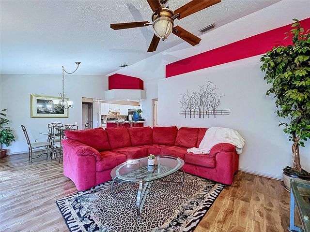 7517 SAVANNAH LANE, Tampa, FL 33637