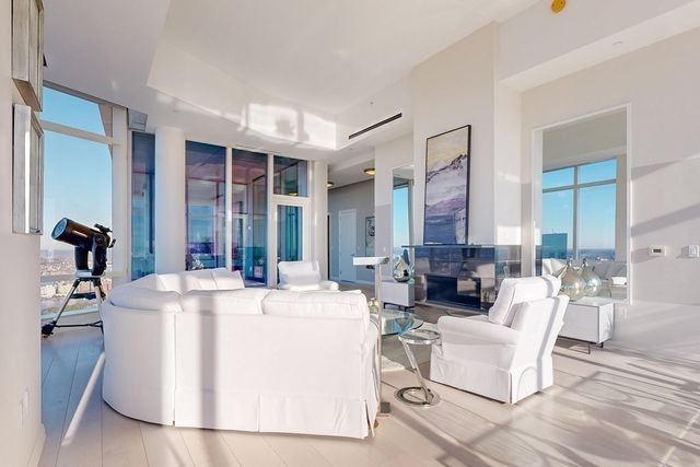 1 Franklin St PH4E, Boston, MA 02110