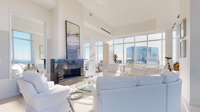 1 Franklin St PH4E, Boston, MA 02110