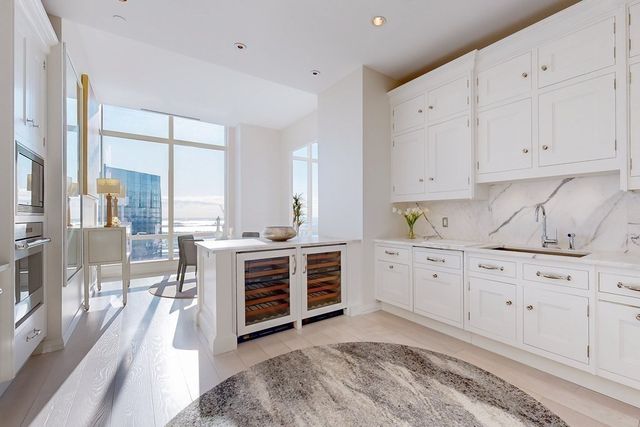 1 Franklin St PH4E, Boston, MA 02110