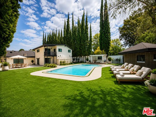 5955 Oakdale Avenue, Woodland Hills (los Angeles), CA 91367