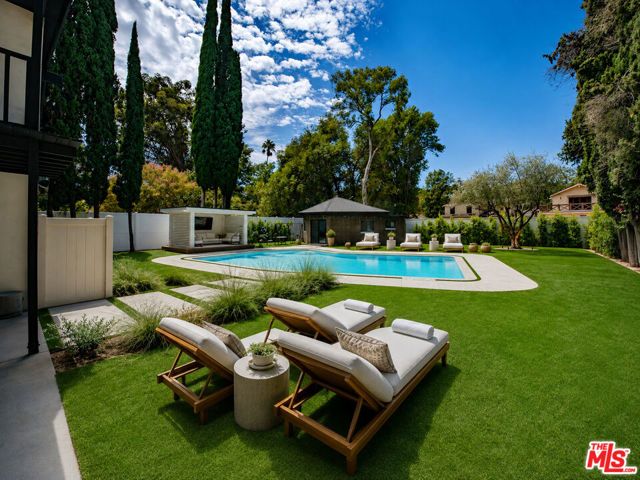 5955 Oakdale Avenue, Woodland Hills (los Angeles), CA 91367