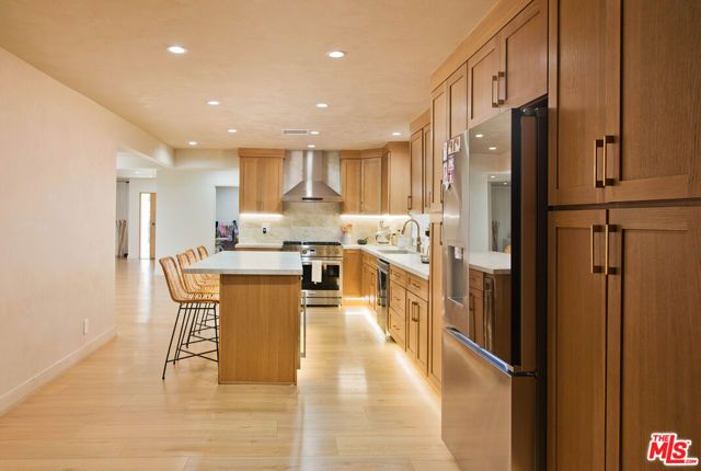 5955 Oakdale Avenue, Woodland Hills (los Angeles), CA 91367