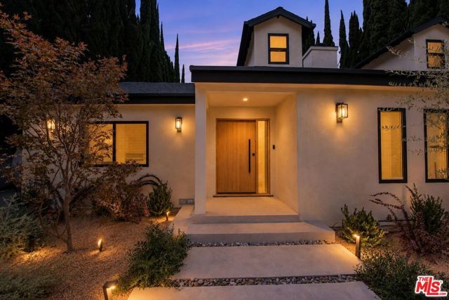 5955 Oakdale Avenue, Woodland Hills (los Angeles), CA 91367
