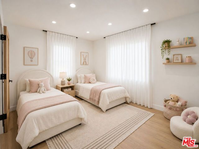5955 Oakdale Avenue, Woodland Hills (los Angeles), CA 91367