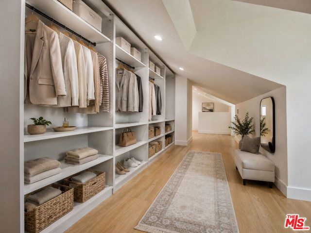 5955 Oakdale Avenue, Woodland Hills (los Angeles), CA 91367