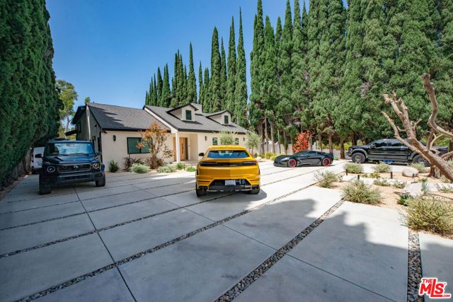 5955 Oakdale Avenue, Woodland Hills (los Angeles), CA 91367