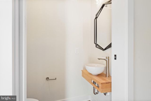 113 THORNTON LN, Newtown, PA 18940