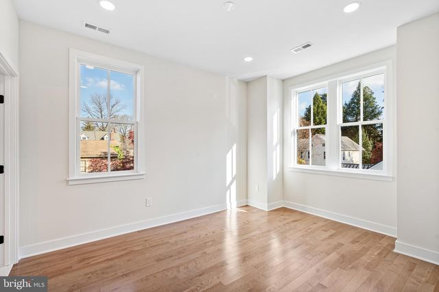 113 THORNTON LN, Newtown, PA 18940