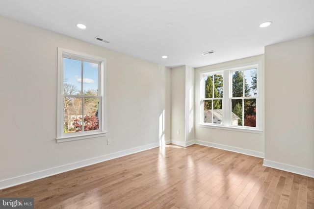 113 THORNTON LN, Newtown, PA 18940