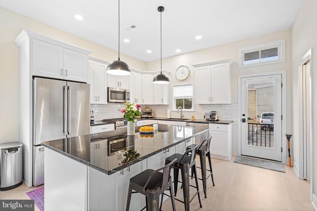 113 THORNTON LN, Newtown, PA 18940