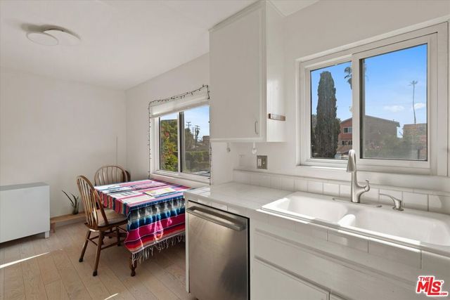 845 Brooks Avenue 1, Venice, CA 90291