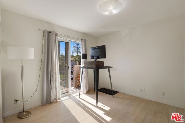 845 Brooks Avenue 1, Venice, CA 90291