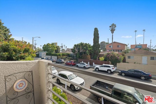 845 Brooks Avenue 1, Venice, CA 90291