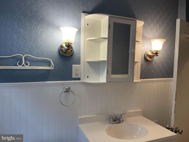 1854 ROCKWELL RD, Abington, PA 19001