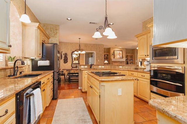 301 W Mill Valley Drive, Colleyville, TX 76034