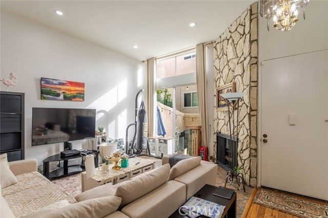 9950 Topanga Canyon, Chatsworth (los Angeles), CA 91311