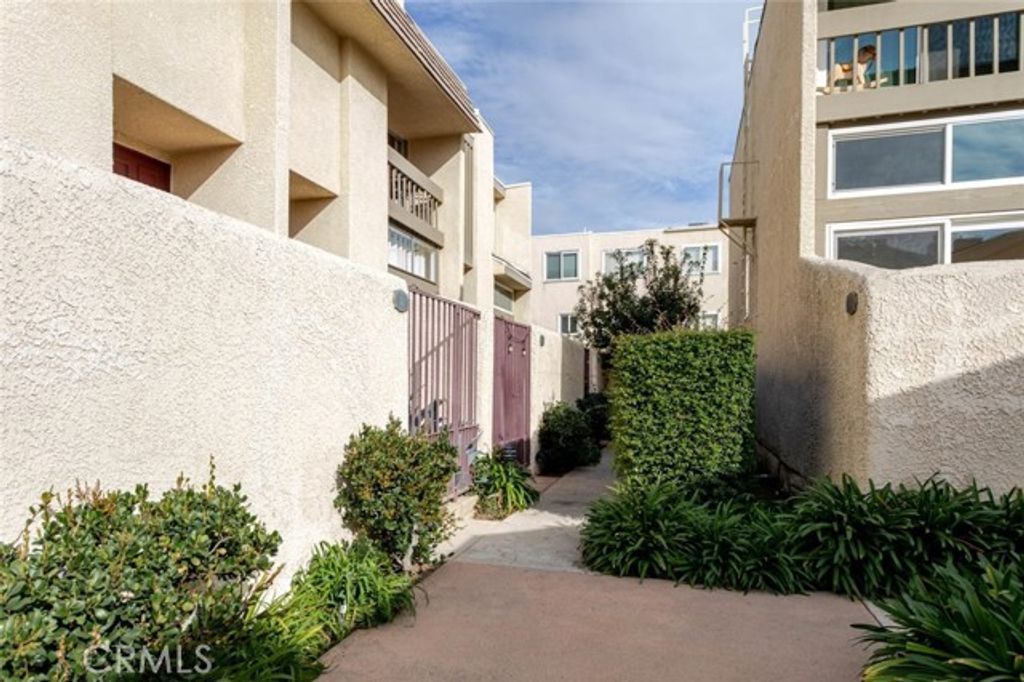 9950 Topanga Canyon, Chatsworth (los Angeles), CA 91311