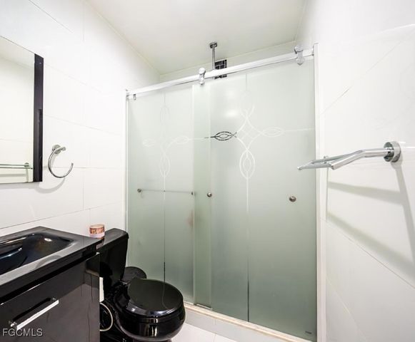 9365 SW 44th St, Miami, FL 33165