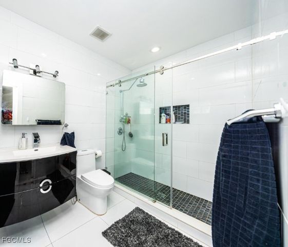 9365 SW 44th St, Miami, FL 33165