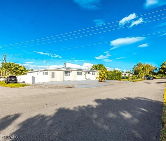 9365 SW 44th St, Miami, FL 33165