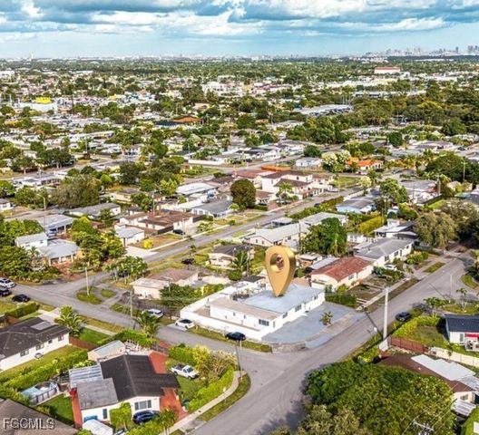 9365 SW 44th St, Miami, FL 33165