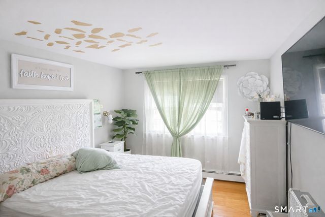 88 Elizabeth Ann Drive, New Haven, CT 06512