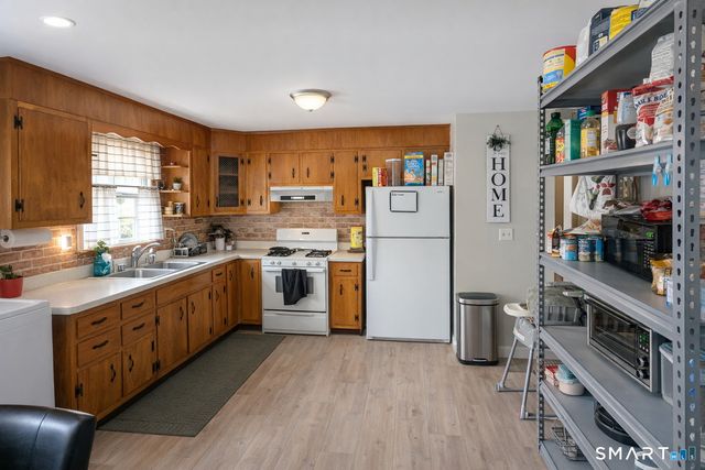 88 Elizabeth Ann Drive, New Haven, CT 06512