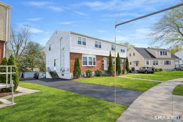 88 Elizabeth Ann Drive, New Haven, CT 06512