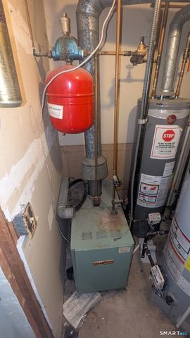 88 Elizabeth Ann Drive, New Haven, CT 06512