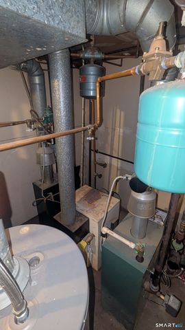 88 Elizabeth Ann Drive, New Haven, CT 06512