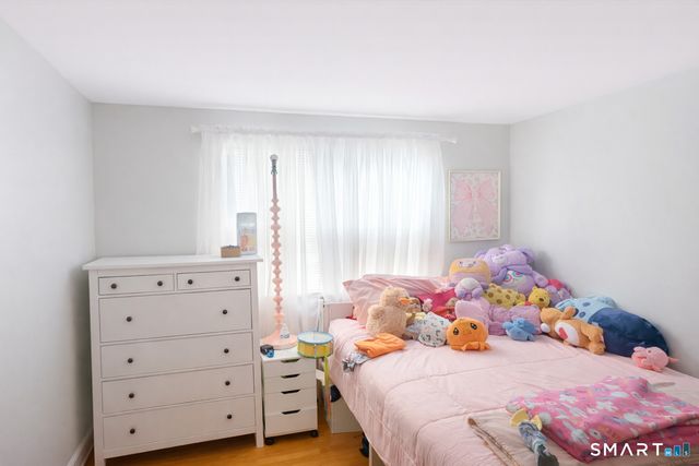 88 Elizabeth Ann Drive, New Haven, CT 06512