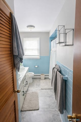 88 Elizabeth Ann Drive, New Haven, CT 06512